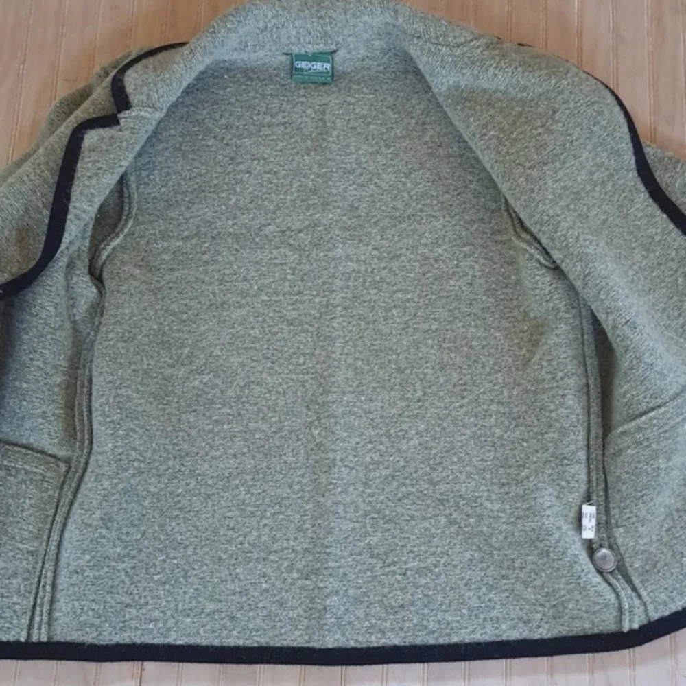 Vintage Geiger Collections Size 40 Pure New Wool Chunky Cardigan Jacket Sweater - Picture 9 of 11